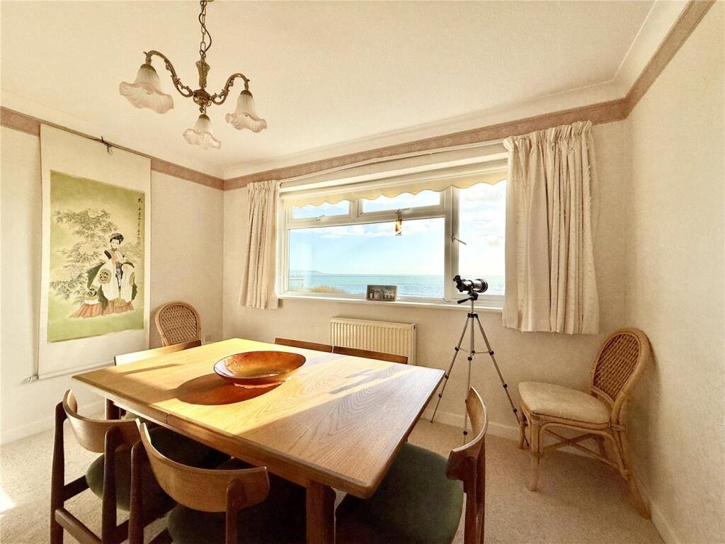 Apartment in Highcliffe-on-Sea, Walkford, Highcliffe and Walkford - View 3