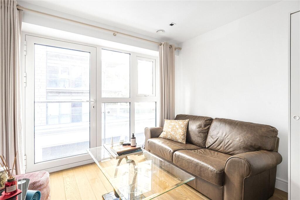 Apartment in London - View 5