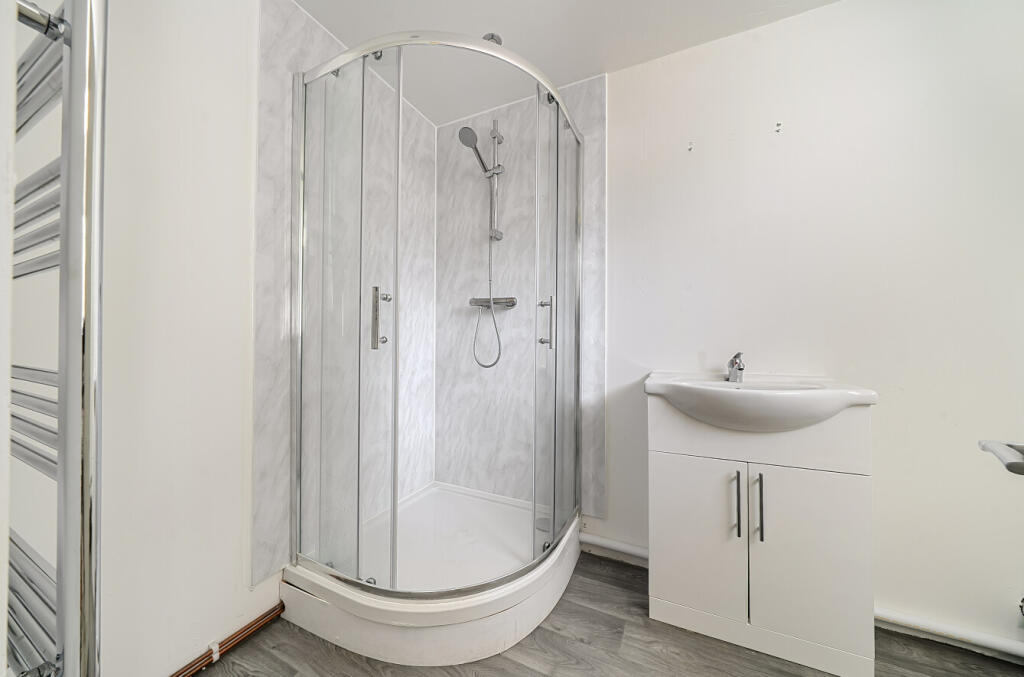 House in Dartford, Swanscombe and Greenhithe - More