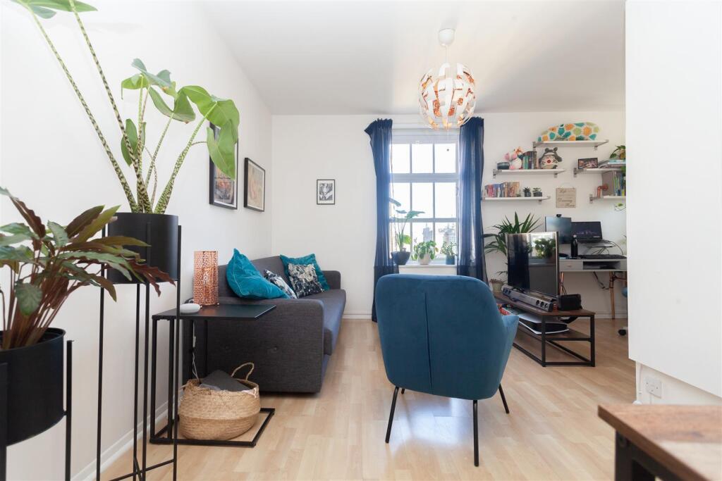 Apartment in London - More