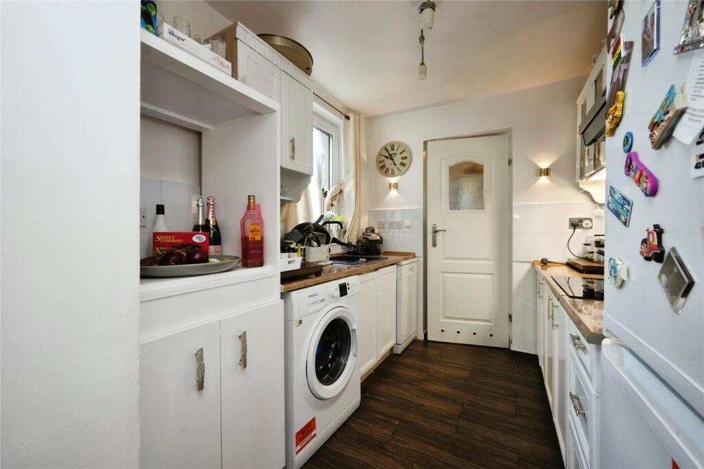House in Luton, Biscot - View 5