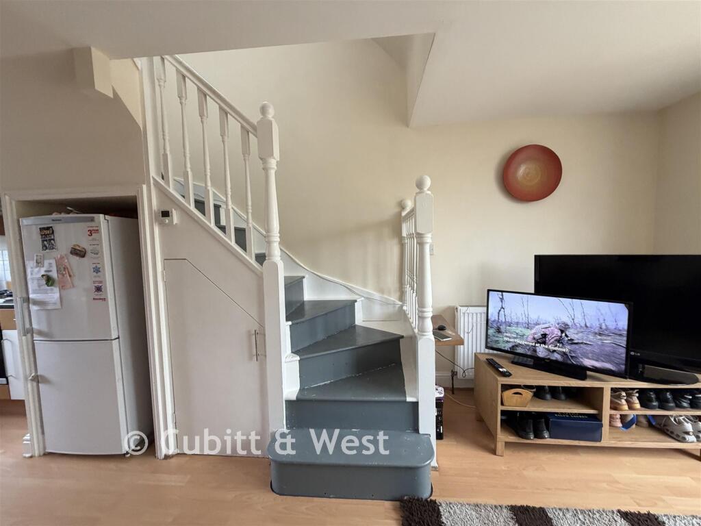 House in Redhill - View 5