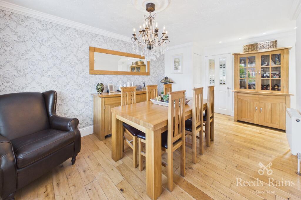 House in Wakefield - View 5