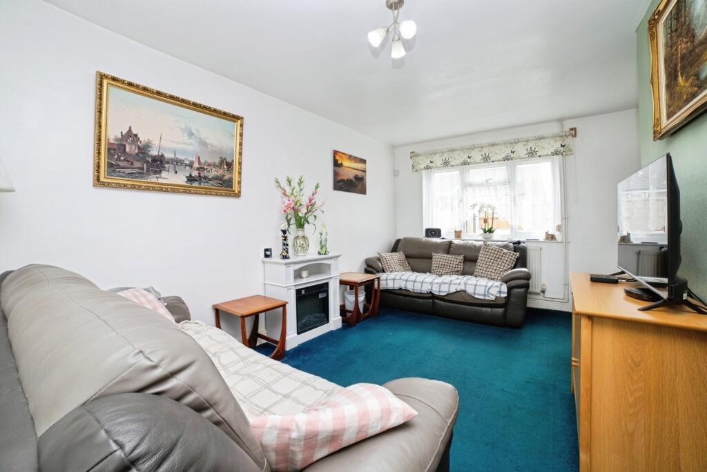 House in Ashfield, Sutton in Ashfield, Nottinghamshire - View 5