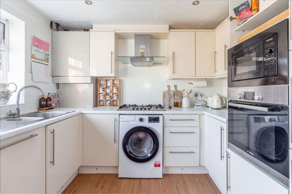 Kirby Avenue, Woodloes Park, Warwick - View 5