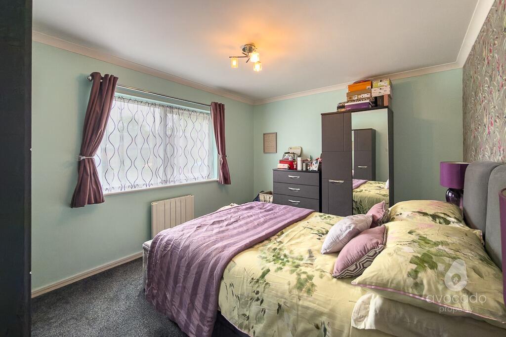 Apartment in Binfield, Bracknell Forest - View 5