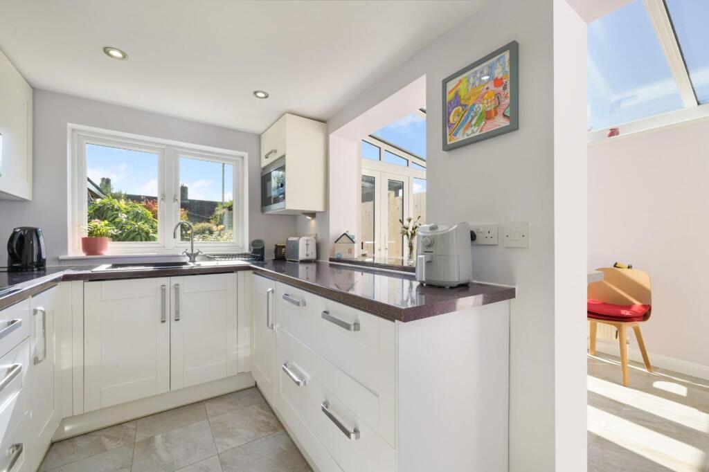House in Reigate and Banstead, Banstead - View 5