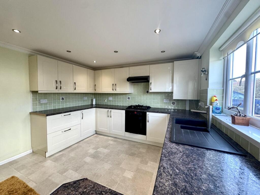 St. Donats Close, Merthyr Tydfil, CF48 1JP photo 3