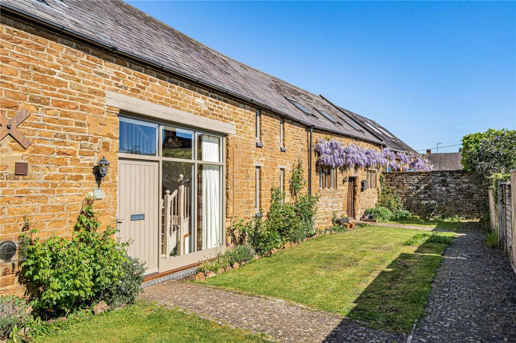 Main image of property: The Hedges, Balscote, Banbury, Oxfordshire, OX15