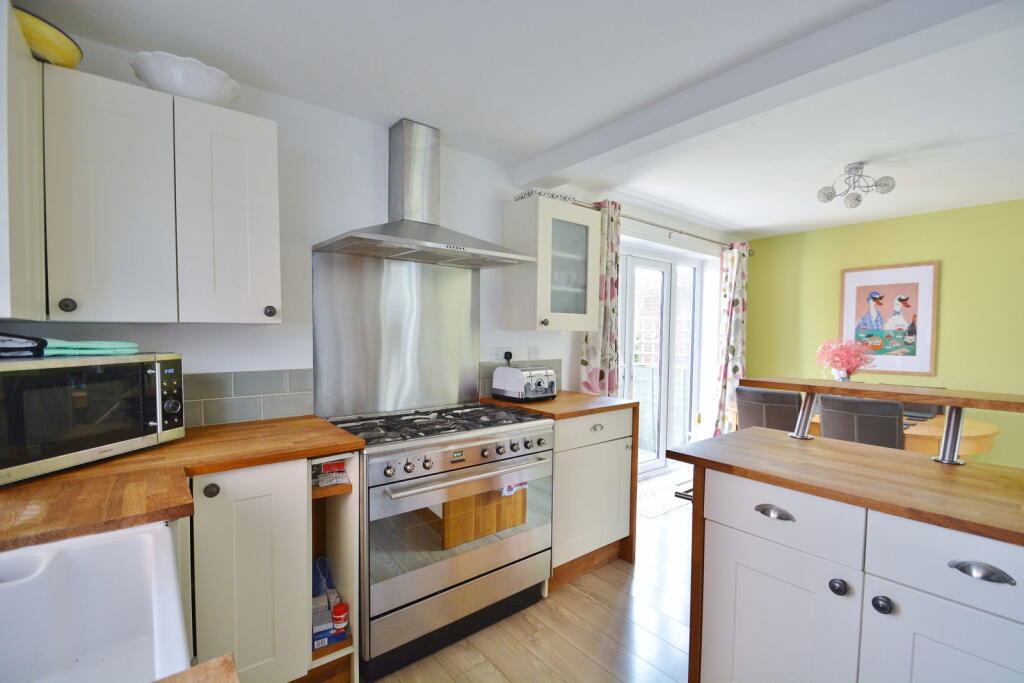 Kings Close, Thame, Oxfordshire, OX9 3DB photo 4