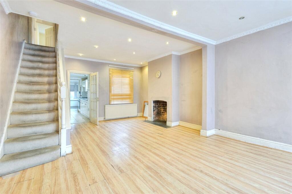 Vivian Road, Wellingborough, Northamptonshire, NN8 - More