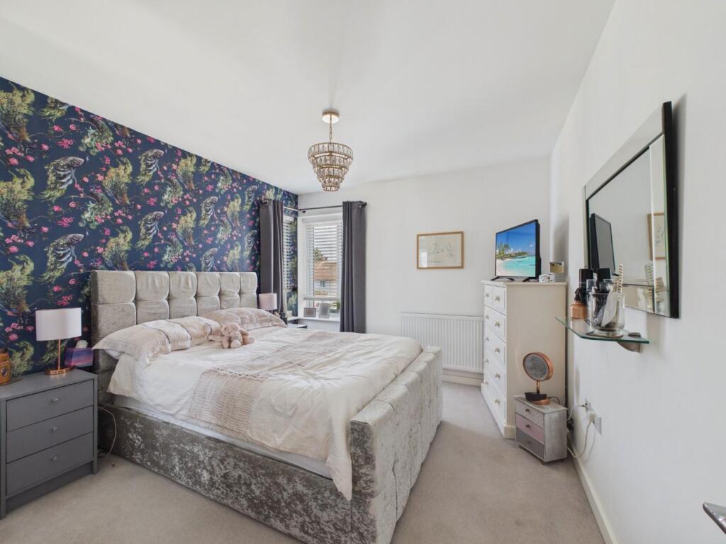 Apartment in Tonbridge - More