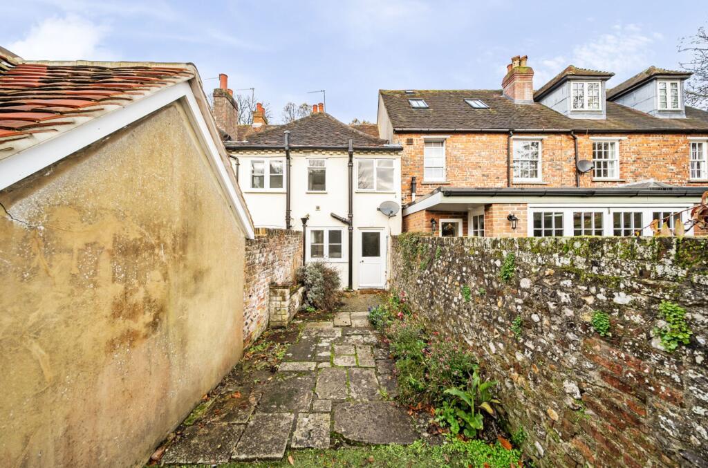 House in Portsmouth - More