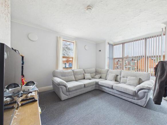 tgsales&lettings_estateagentgloucester_commercialpropertyforsale_flat2.jpg