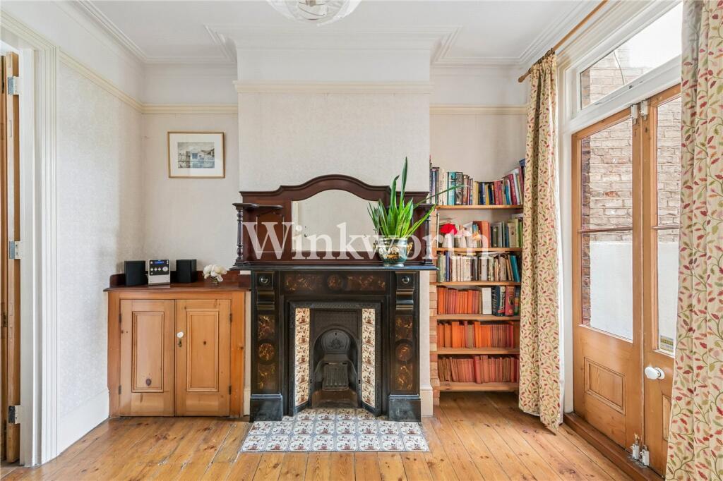 House in London, West Green - View 3