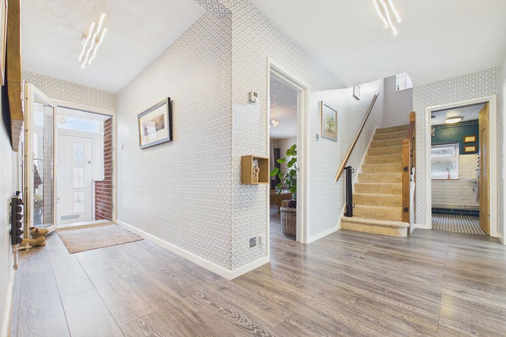 Appleton Road, Upton, CH2 - View 5