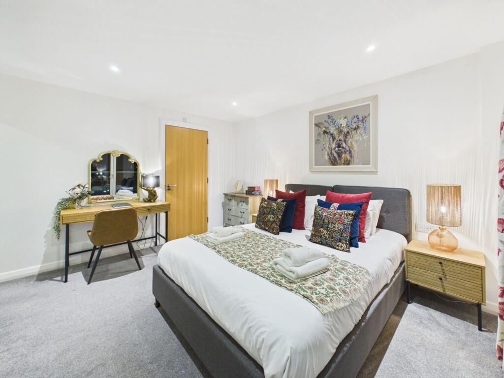 Main image of property: Ingot Tower, E14, Limehouse, London, E14