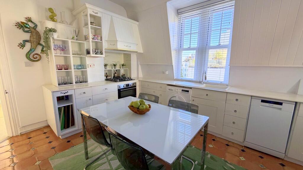 Hartington Place, Eastbourne photo 5