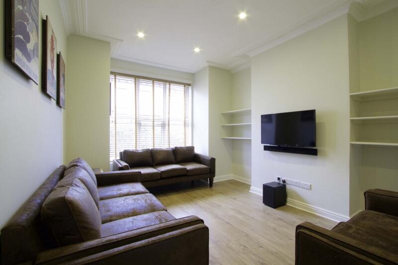 6 bedroom terraced house for rent