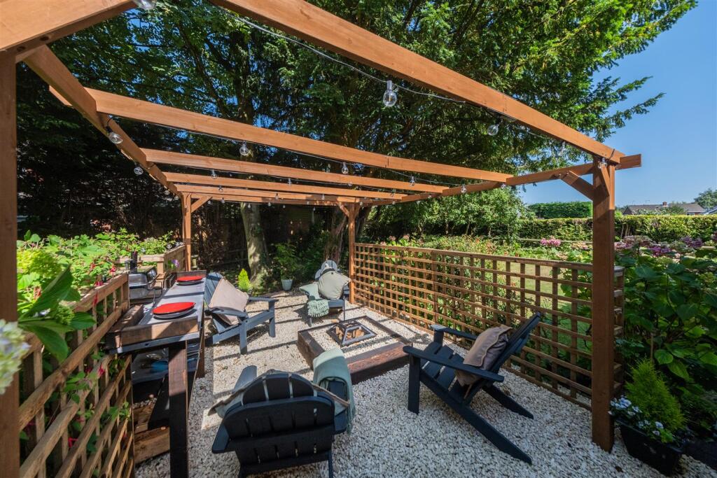 House in Cuddington, Cheshire West and Chester - View 4