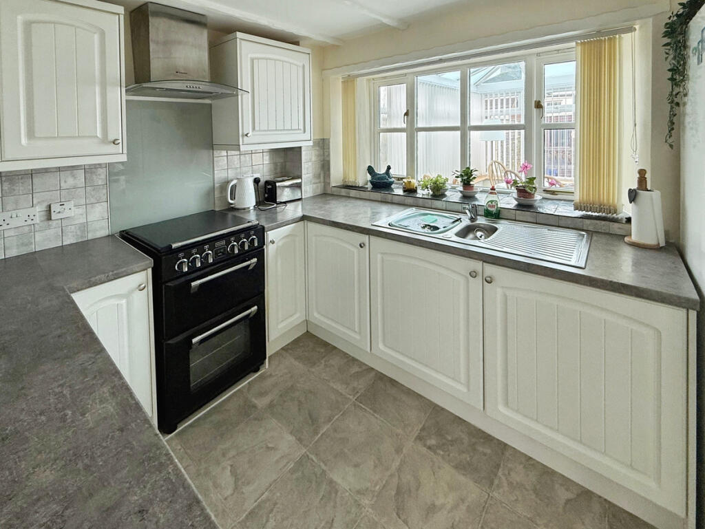Farriers Cottages, Plympton, PL7 photo 3
