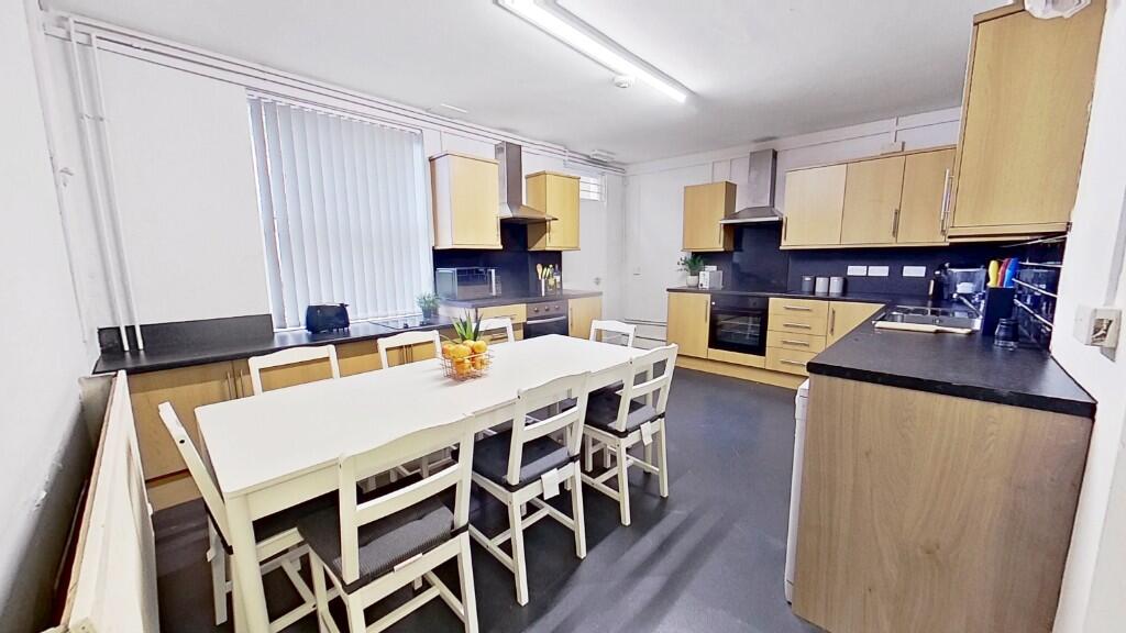 House in Nottingham, Carrington - View 3