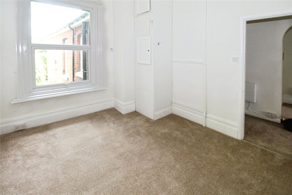 Thornbury Avenue, Southampton, Hampshire, SO15 photo 4