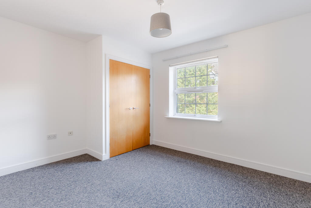 Apartment in Bradley Stoke - More