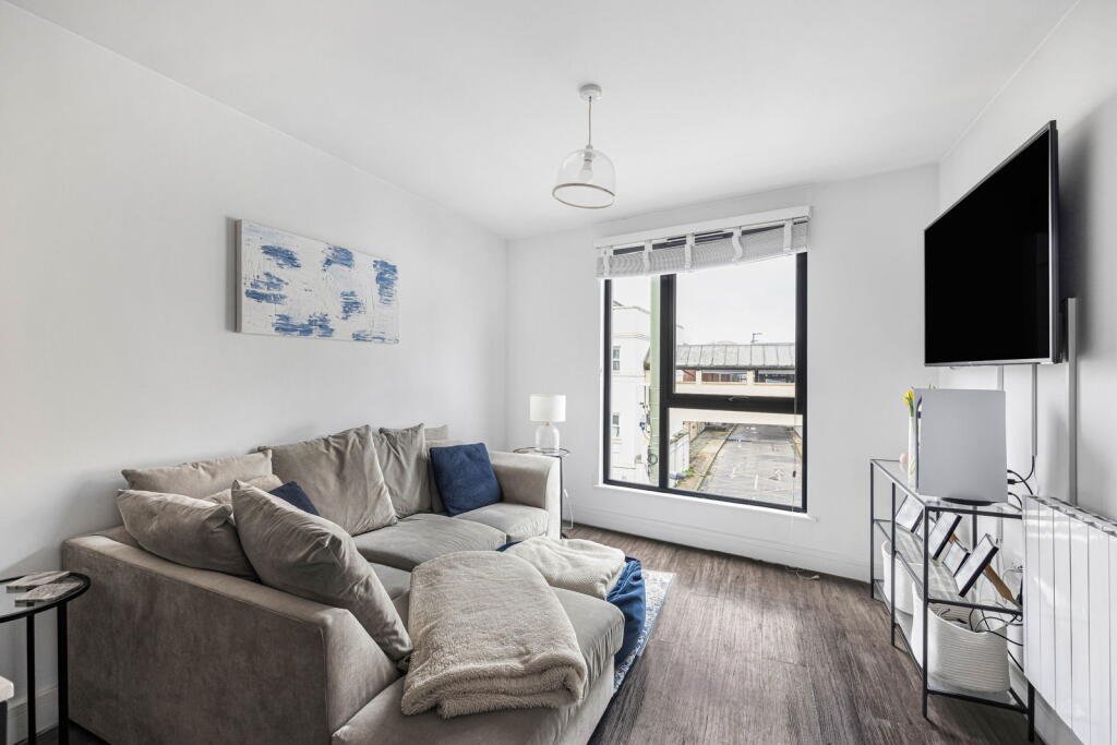 Main image of property: Gloucester Place, Cheltenham, Gloucestershire, GL52 2RF