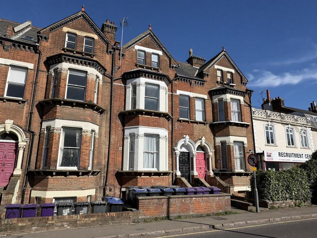Main image of property: 45 Walsworth Road, Hitchin