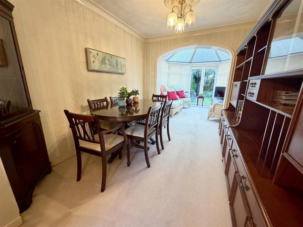 House in Leeds, Great and Little Preston - View 3