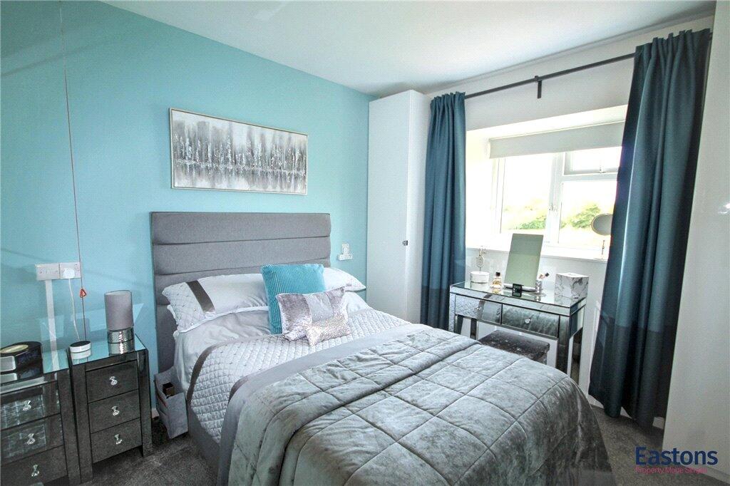 Henbit Close, Tadworth, Surrey, KT20 - View 4