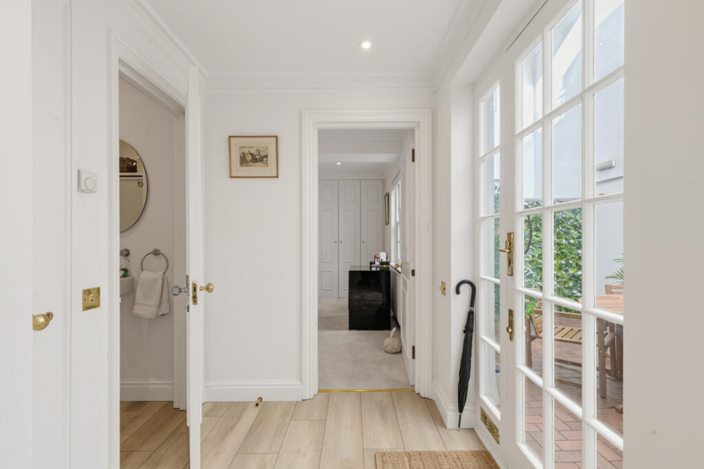 Apartment in London, Royal Borough of Kensington and Chelsea - More