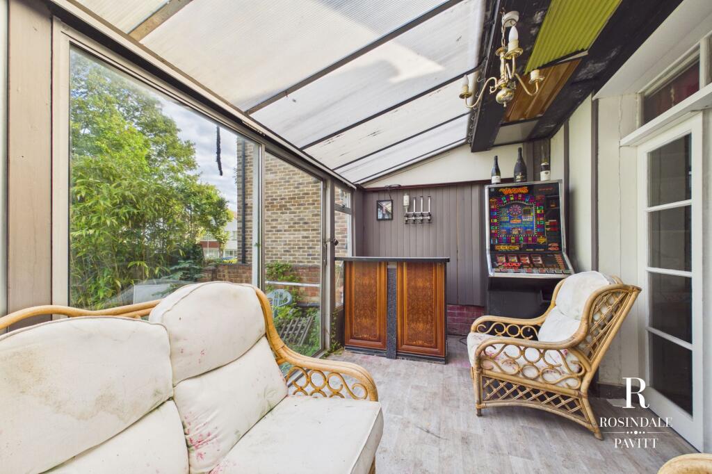 House in London, Carshalton Beeches, The Wrythe - More