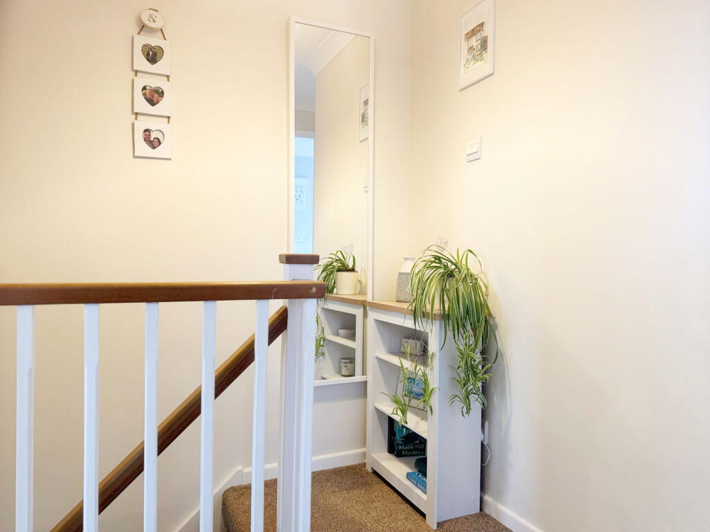 Orchid Vale, Kingsteignton, TQ12 3YS - Mehr