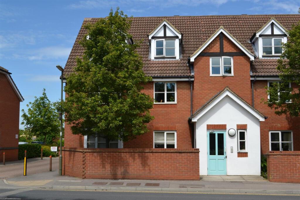 Main image of property: Lamport Court, Farnham, GU9 8ST