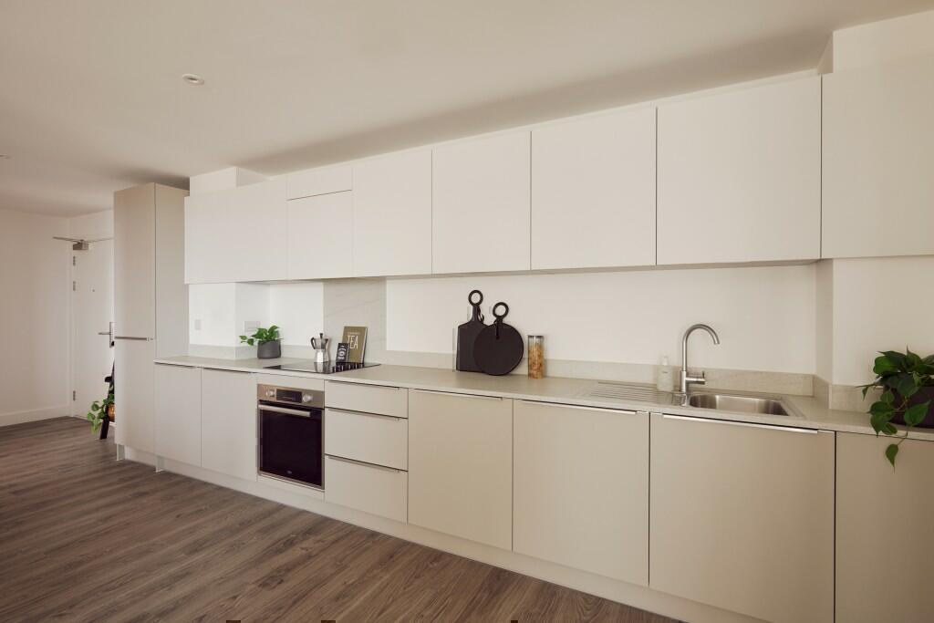 Apartment in Leeds - View 3