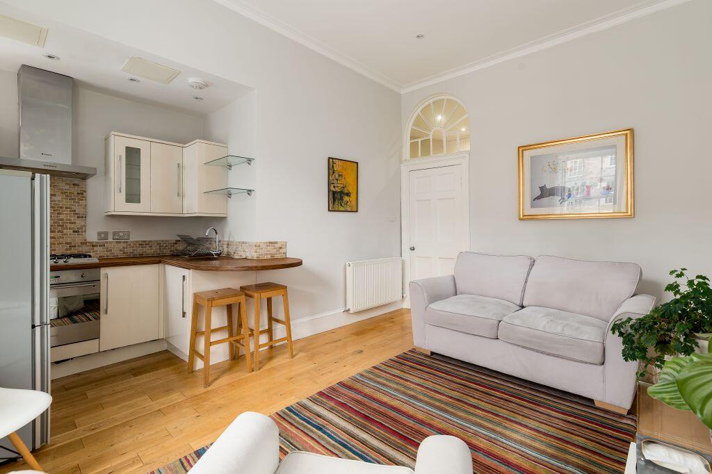 Apartment in Edinburgh - View 4