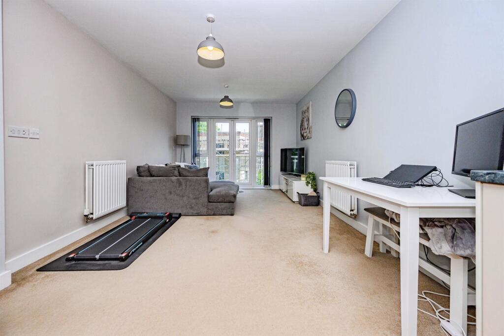 Apartment in Dacorum, Nash Mills - View 5