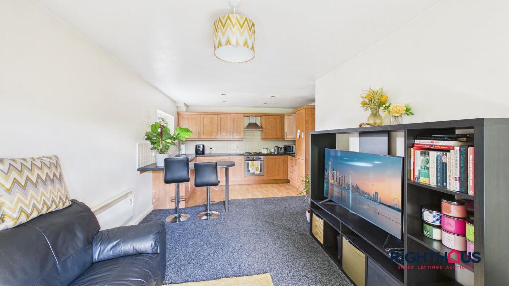 The Plantations, Bradford, BD12 - View 6