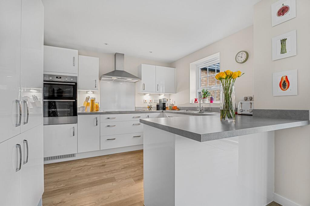 Heron Drive, Witney, OX28 photo 4