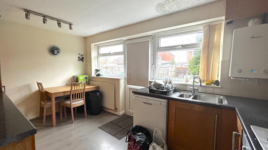 Rochester Crescent, Crewe, Cheshire, CW1 photo 4