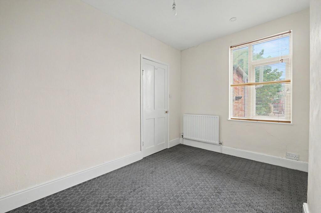 House in Oadby and Wigston, Oadby - More