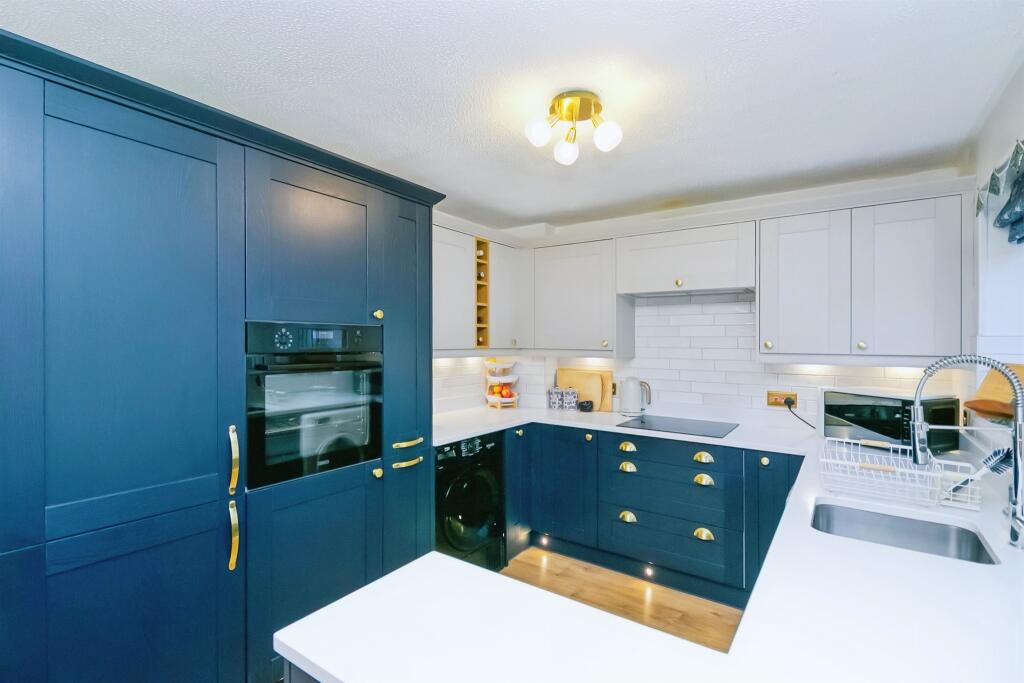 Main image of property: Llwyn Helig, Kenfig Hill, Bridgend