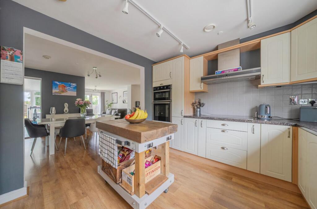 House in Swindon, Lea and Cleverton - View 4