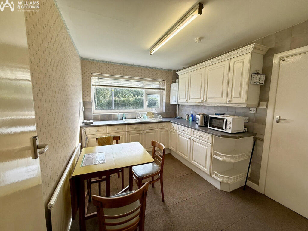 House in Llangefni, Rhostrehwfa - View 4