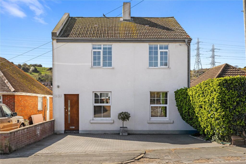 Main image of property: Mile Oak Road, Portslade, Brighton, East Sussex, BN41