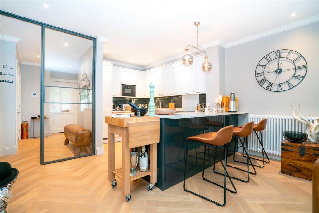 Apartment in Twickenham - More