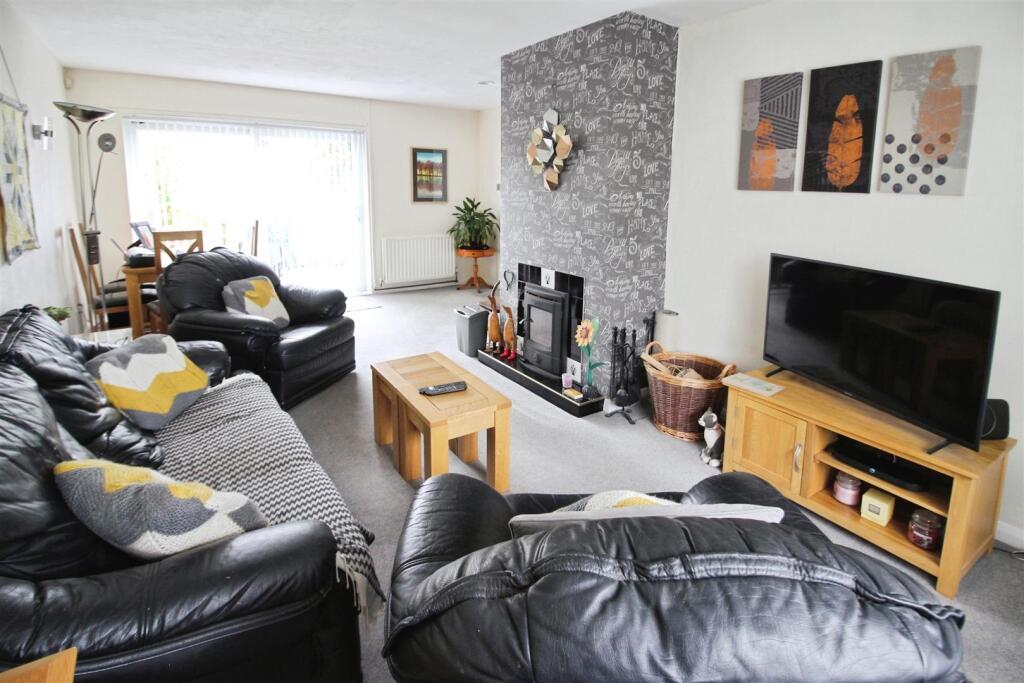 House in Leeds, Garforth - View 3