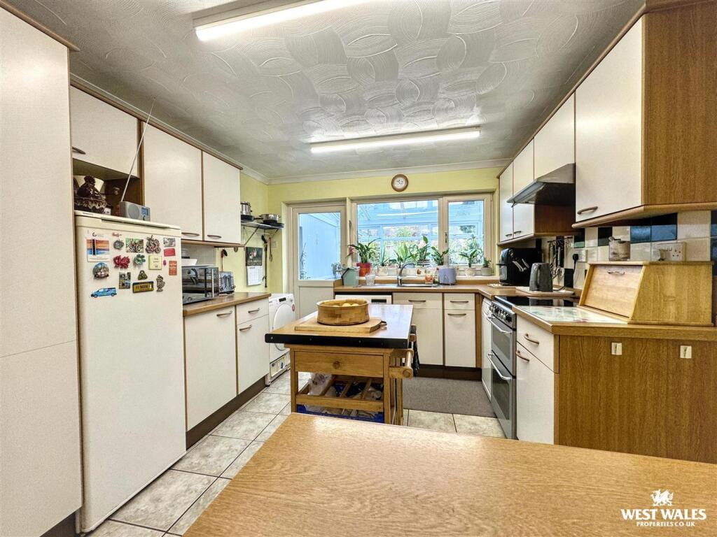 House in Pembroke, Pembrokeshire - View 5